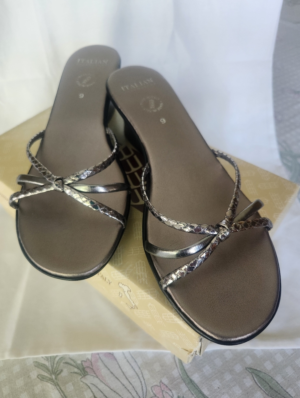 Italian Shoemakers Strappy Dressy Pewter Wedge Sandals Backless Women's Size 9